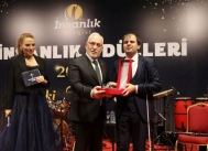 Başkan Tosyalı’ya ‘Yılın Belediye Başkanı’ Ödülü